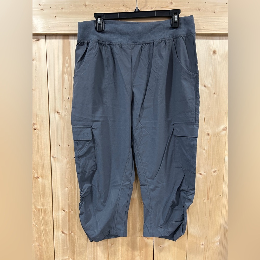 Akini Grey Cargo Capri Pants - Lightweight Hiking Outdoor Utility size L